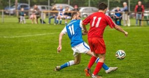 サッカーの背番号、両チームの選手とも11番